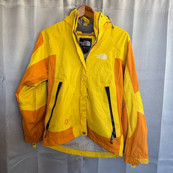 North Face Summit Series Gore-Tex  Jacket With Liner Rare Yellow Orange Medium - Picture 1 of 9